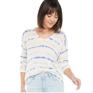 Jennifer Lopez Blue & White Tie-Dye V-Neck Sweater